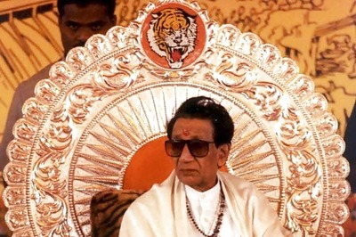 Difficult to fill void left by Bal Thackeray: Advani