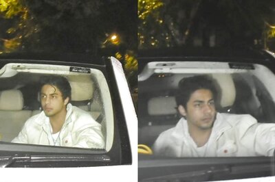Aryan Khan Looks Uber Cool in White as He is Clicked at Bandra, SRK Fans Call Him 'Very Hot'