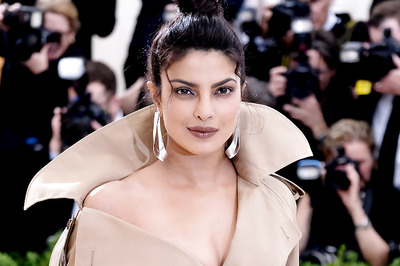 Priyanka Chopra Deletes Her Holocaust Memorial Selfie Post Twitter Backlash