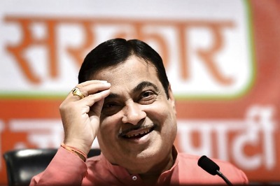 Nitin Gadkari Takes a Jibe at Congress, Says Sonia Gandhi Only Concerned About Son's Election as PM