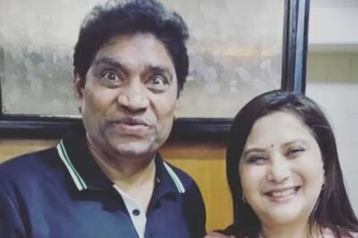 Johnny Lever Watches Nivedita Saraf’s Play And Meets Her, Check Out Her Reaction