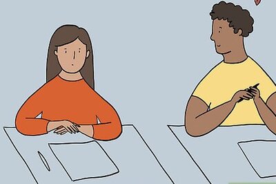 How to Know if a Middle School Boy Likes You