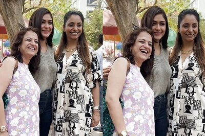 Mrunal Thakur Happily Agrees To Click Photos With Her Fans, Video Goes Viral; Watch