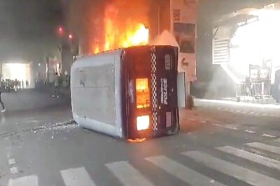 Kolkata: Seven-Year-Old Boy Crushed By Speeding Truck, Locals Block Road, Set Fire to Police Vehicles