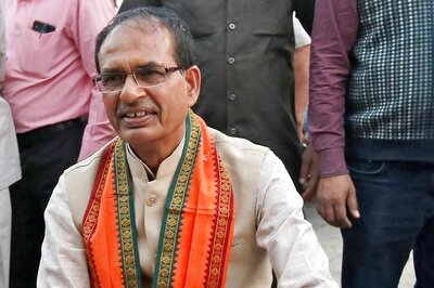 MP Govt Plans to Purchase Cow Dung for Making Fertilisers, Other Products, Says CM Chouhan