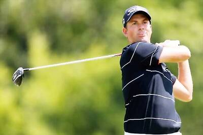 Webb Simpson leads by one shot at Firestone Country Club