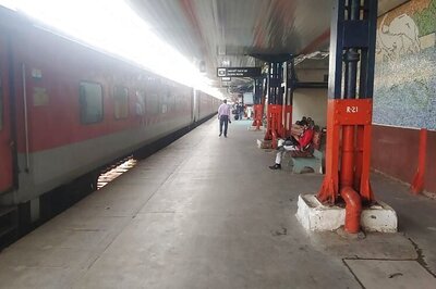 60 Passengers on Board Delhi-Ranchi Rajdhani Under Scanner for Sharing Coach With COVID-19 Patient