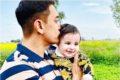 Aamir Khan Poses with Gippy Grewal’s Son on Laal Singh Chaddha's Set, Steals Millions of Hearts