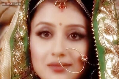 TV actress Paridhi Sharma urges fans to report instances of misbehaviour around Holi