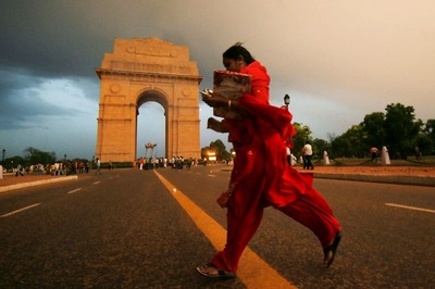 Dusty Winds, Light Rains Bring Down Mercury in Delhi
