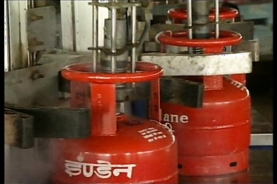 LPG tax hike rolled back by 2 pc in Maharashtra