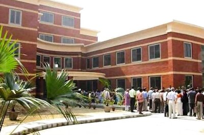 Delhi University holds job fair for undergraduates