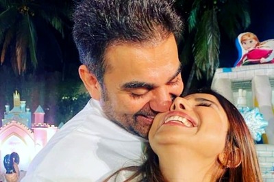Arbaaz Khan Sings For Wife Sshura Khan On 'Magical' Night Drive; Watch Viral Video