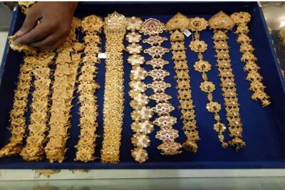 Gold Price In India On March 16: Rate Hike In Retail Market, Weak Trend On MCX