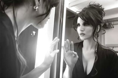 Sunny Leone was shy shooting 'Jism 2' : Mahesh Bhatt