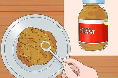 How to Use Brewer's Yeast As a Flea Treatment for Dogs