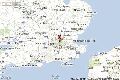 British Asian teenage girl thrown off bus for too much makeup