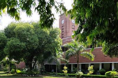 SRCC's Northeast Cell Event on CAA Cancelled Due to 'Unavoidable Circumstances', Students Dismayed