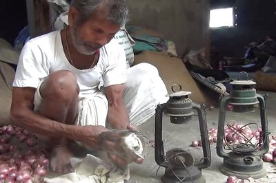 These Bihar Villages Have Electric Poles, But They Still Depend on Lanterns