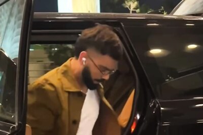 Fan Spots Neem Karoli Baba's Photo On Virat Kohli's Mobile Wallpaper In Viral Video