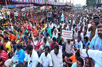Andhra Govt Promises Relief as 20,000 Farmers Caught in Capital Conundrum Out on Streets