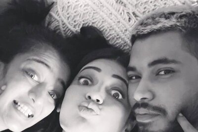 Shruti Haasan Meets Sister Akshara, Boyfriend Amid Dad Kamal Haasan's Covid Treatment; See Pics