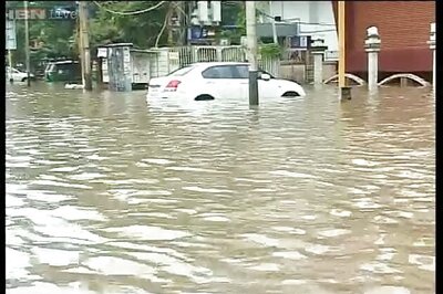 Heavy rains lash Gujarat, MET department issues flood warning