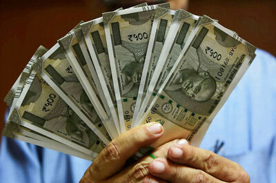 Rupee Turns Weak Against Dollar in Early Trade