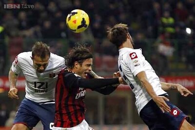 Milan's Matri moves to Fiorentina on loan