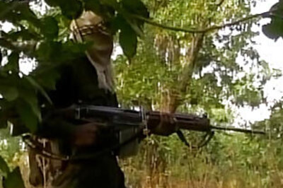 Maoists abduct three Jharkhand officials