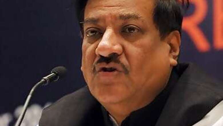 BJP leads in Maharashtra, NCP blames Chavan