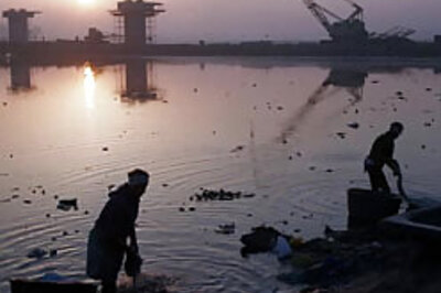 HC orders demolition around Yamuna
