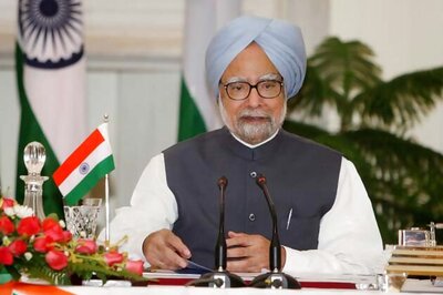 Only small group of people involve in riots, says Manmohan Singh