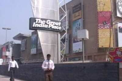 Girl abducted from outside mall in Noida, alleges rape