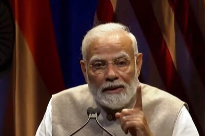 PM Modi Travels By Metro To Attend Delhi University's Centenary Ceremony | WATCH