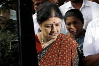 Sasikala Names Newborn Baby Girl 'Jayalalithaa'