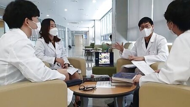 South Korean Medical Students Revolt Over Government Health Reform Plans