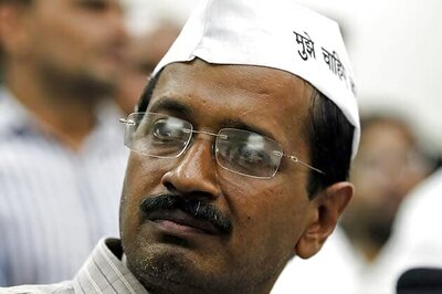 Kejriwal targets Delhi government, begins indefinite fast