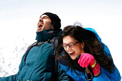 Omar criticises 'YJHD' for portraying Gulmarg as Manali