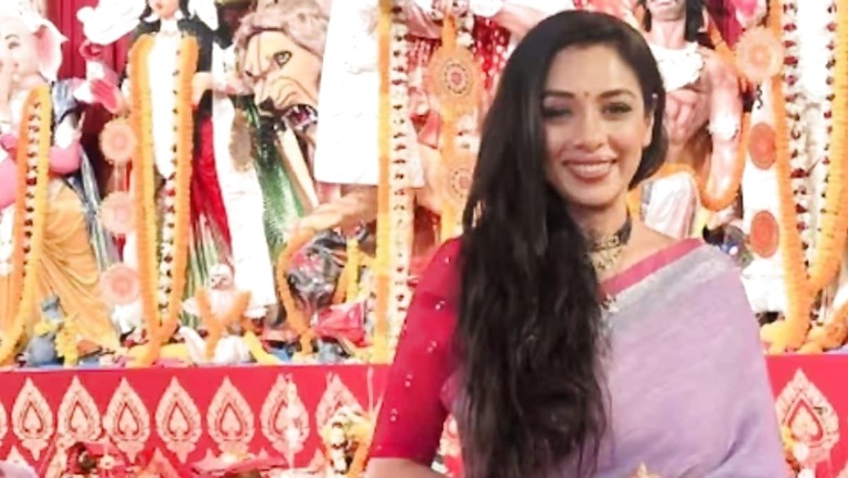 Rupali Ganguly's Rendition Of Kehdoon Tumhen Song From Deewaar Viral