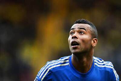 Ashley Cole staying at Chelsea, says Rafael Benitez