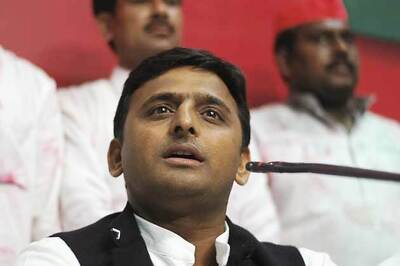 Sack Akhilesh govt over Muzaffarnagar violence: VHP to President