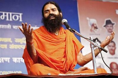 Ramdev asks Sonia Gandhi to control Cong leaders