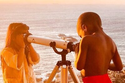 Akshay Kumar Shares Photo of Nitara Catching Up With 'Old Friend' Valentino In Cape Town