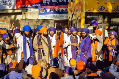 News18 Evening Digest: Sikh Groups Upset With Amritpal Singh for Using Guru Granth Sahib in Police Station Siege & Other Stories