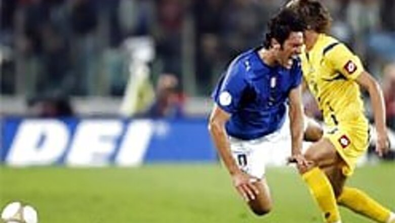 Italy back on track, beat Ukraine 2-0