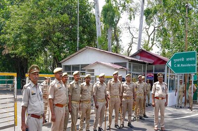 Muslim Boy Thrashed by Group After Being Caught with 'Kidnapped' Teenage Girl at Mumbai Railway Station