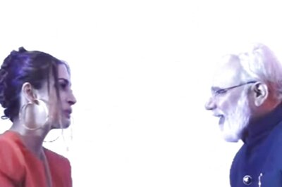Malaika Arora Meets Narendra Modi? Video Showing PM's Doppelganger With Actress Goes Viral
