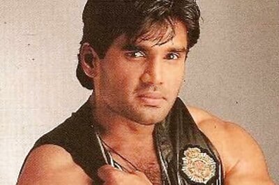 Fans Cannot Get Over Young Suniel Shetty Flaunting Biceps in This Priceless Photo