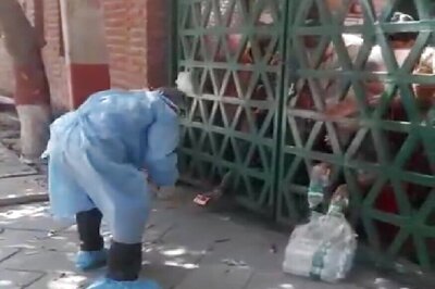 Water and Biscuits Tossed From Outside Shut Gates of Agra Quarantine Centre, Video is Viral